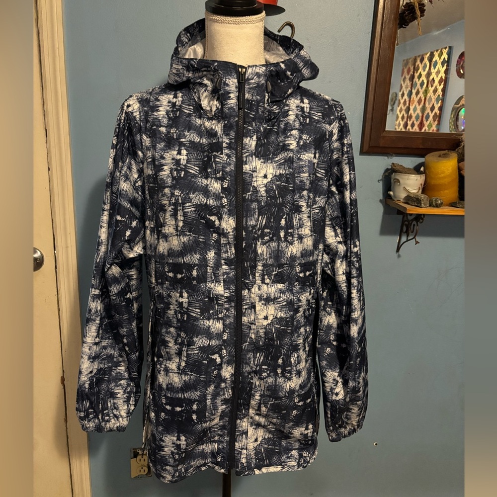 The North Face, Women’s, Flyweight, Hooded, Windbreaker